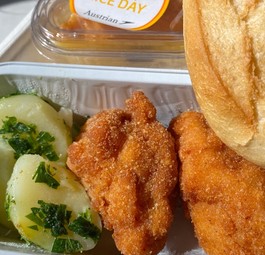 Essen an Bord eines Austrian-Airlines-Fluges: Seltener gratis.