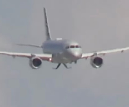 Der Airbus A319 von American Airlines: Ein Spotter hielt den Moment fest.