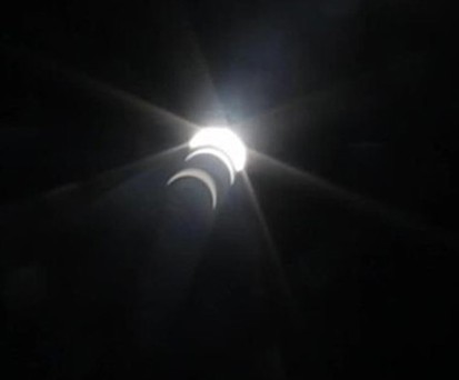 Passagiere erleben die Sonnenfinsternis