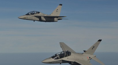 Leonardo M-346: Österreich entscheid sich für den leichten Kampfflieger aus Italien.