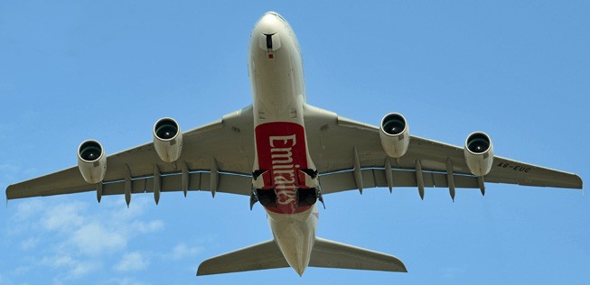 Airbus A380 von Emirates von unten: Die Maschine flog sehr tief über New York.