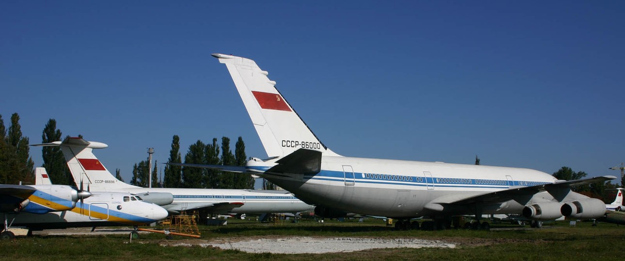 Prototyp der Ilyushin Il-86, dahinter eine Ilyushin Il-62.