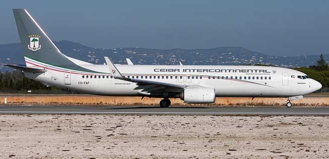 Boeing 737-800 von Ceiba: Das große Flugzeug konnte weiterfliegen.