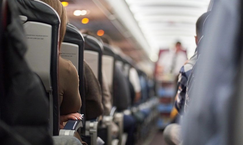 Flugzeugkabine: Die Zahl pöbelnder Passagiere nimmt zu.