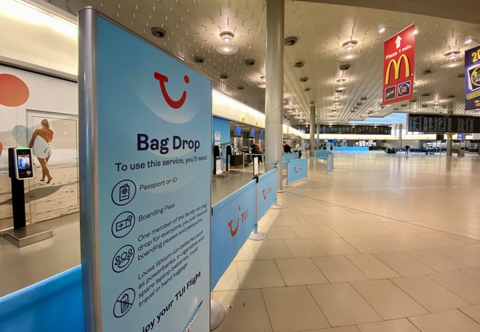 Gepäckaufgabe-Test mit Tuifly am Flughafen Hannover.