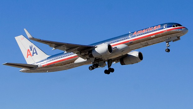 Denn bei Flugzeugen aus Verbundwerkstoffen ist der bisherige Anstrich nicht mehr machbar.