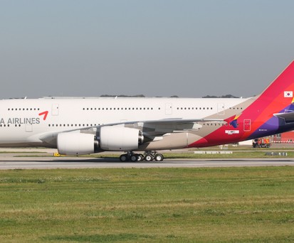 ... Asiana Airlines, an deren Übernahme Korean Air arbeitet. Beide Fluglinien aus Südkorea haben bislang keine Boeing 777X geordert.