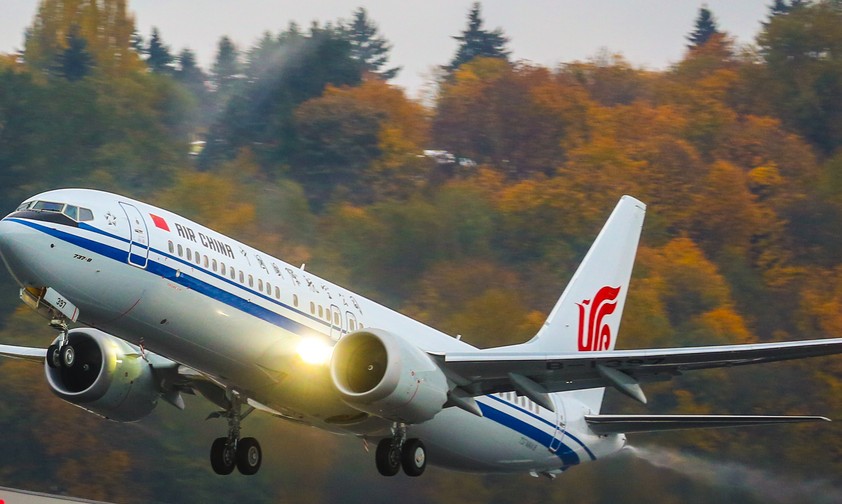 Boeing liefert erste in China fertiggestellte 737 aus