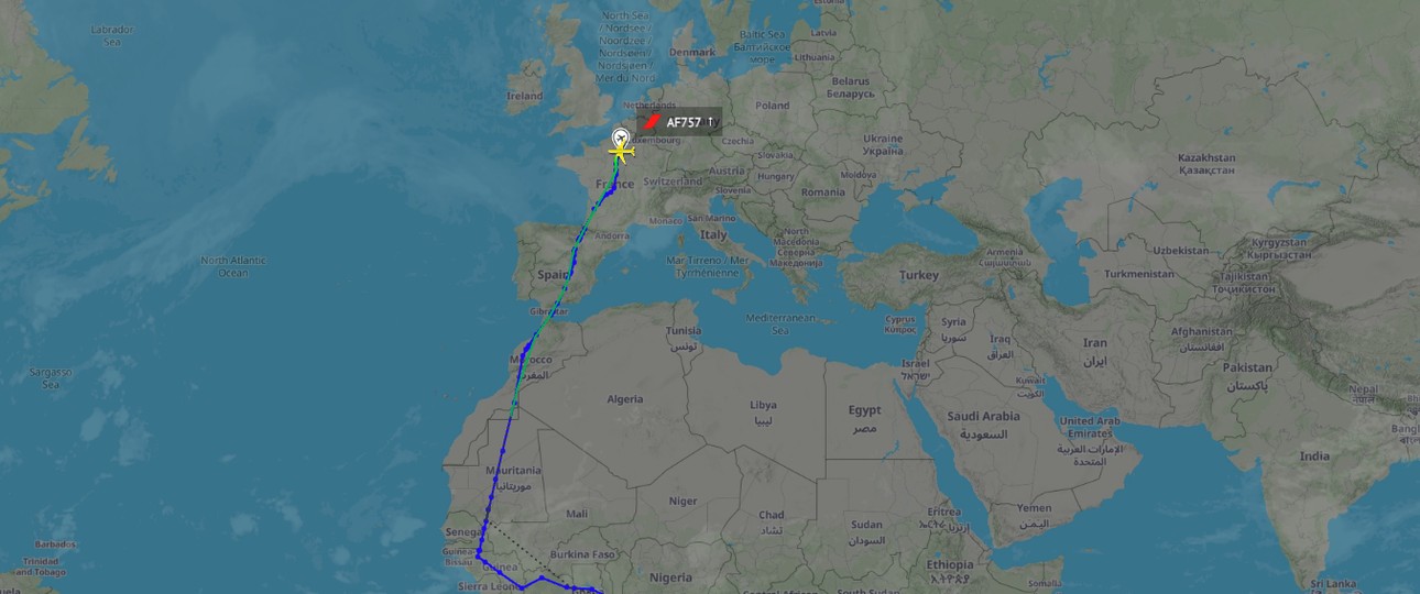 Flugverlauf von AF757: Der Flug muss ein großes L fliegen.