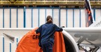 Hangar von Brussels Airlines: Die geparkten FLieger werden wieder startklar gemacht.