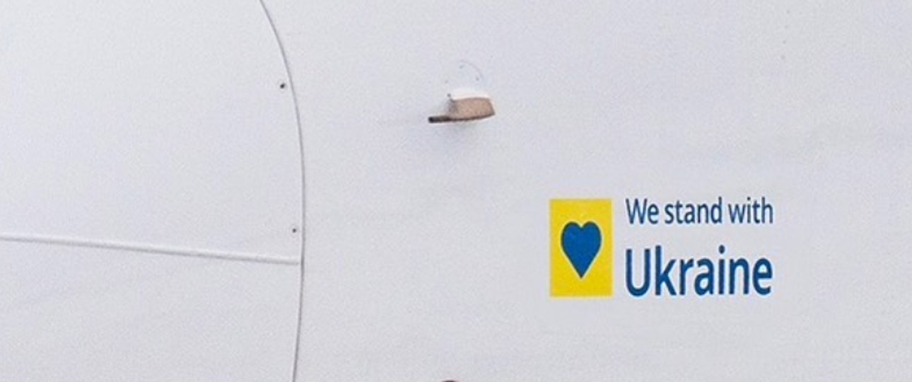 Westjet-Flieger mit ukrainischen Farben.