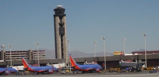 Flughafen Las Vegas: Der alte Tower wird wohl noch einige Zeit länger in Betrieb bleiben.