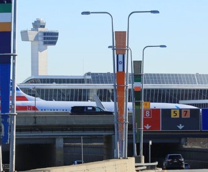 Als zweiter Flughafen in den USA schafft das New York JFK. Erst kürzlich erhielt er die Verbindung nach Ozeanien, die ihn auf die Liste setzte: Air New Zealand fliegt mit einer Boeing 787-10 nach Auckland.