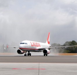 Airbus A320 von Lauda: Die Stimmung ist angespannt.