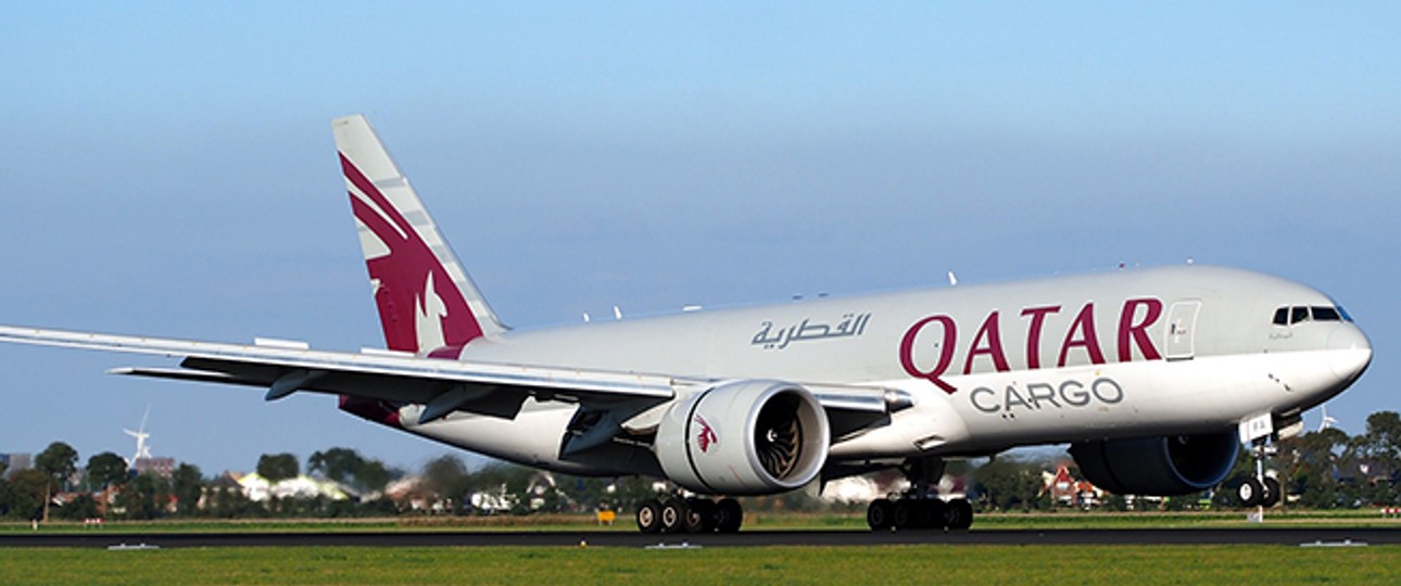 B777-Frachter von Qatar Airways: Politische Krise stärkt die Cargo-Division.