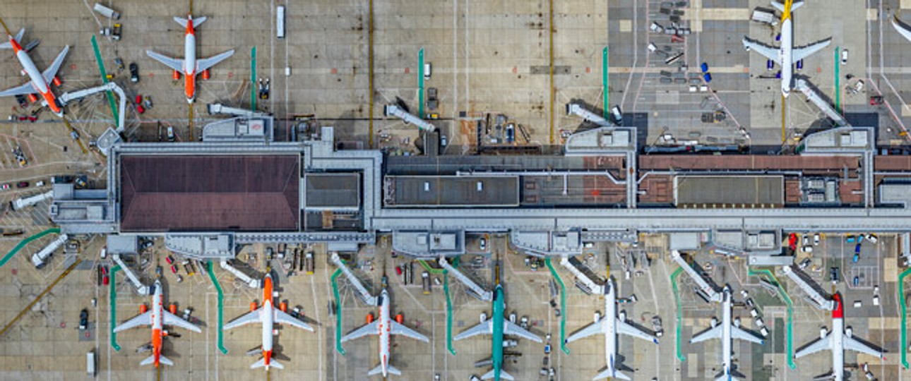 Heute nutzten mehr als 45 Millionen Passagiere pro Jahr den Flughafen.