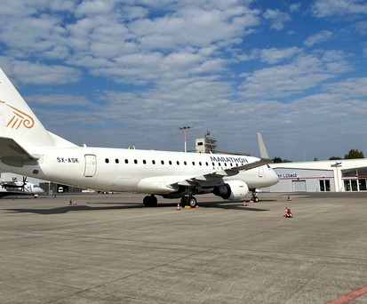 Eine Dornier 328 von Private Wings sowie eine E175 von Marathon Airlines: Beide Flugzeuge sind in diesem Sommer für Lübeck Air unterwegs.