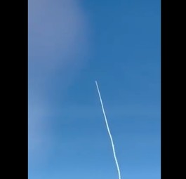 Screenshot des geteilten Videos: Zeigt es eine Rakete?