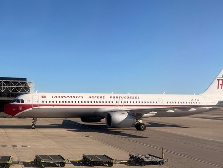 Airbus A321 Neo mit Retrolackierung in Lissabon: Gehört wohl bald teilweise Lufthansa Group.