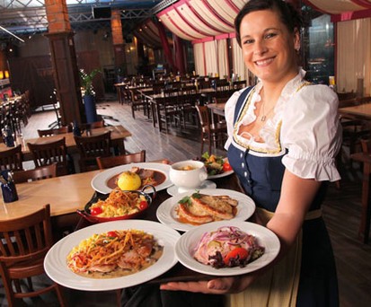 Rang 5: Airbräu, München. Es ist Europas einzige Flughafen-Brauerei mitsamt Biergarten. Dort gibts typisch bayerische Gerichte von der Weisswurst bis Hendl.