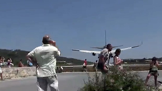 Anflug auf Skiathos: Abenteuerlich.