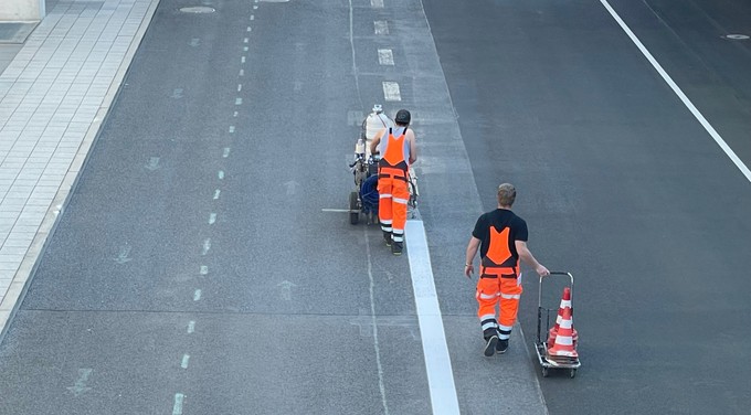 Auch draußen werden noch letzte Arbeiten für die Eröffnung am 24. März vorgenommen.