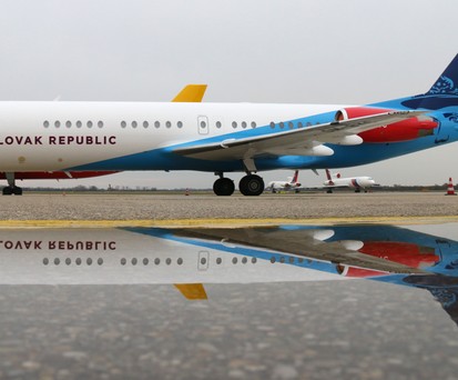 Fokker 100 der Slowakei. Zwei ...