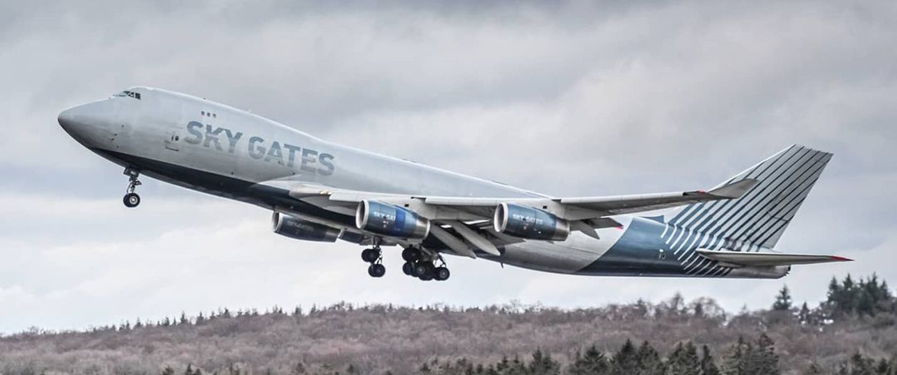 Boeing 747 von Sky Gates in Frankfurt-Hahn: Der Jumbo-Jet hat jetzt ein aserbaidschanisches Kennzeichen.