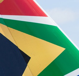 Leitwerk eines Fliegers von South African: Airbus A350 zur Verjüngung der Flotte.