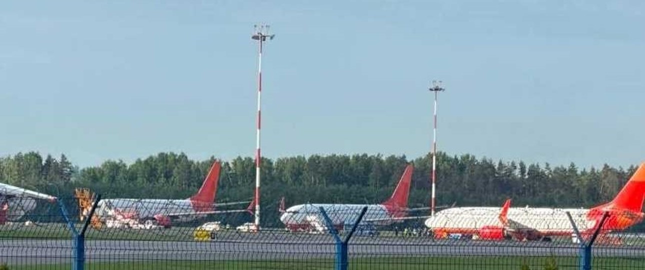 Drei Boeing 737-800 am Flughafen Minsk: Die Flugzeuge flogen zuvor für Sky Up Airlines. 