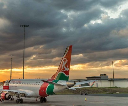 Eine Kenya-Airways-Maschine am Flughafen Nairobi: 92 Flugzeuge drohen die Behörden zwangszuversteigern.