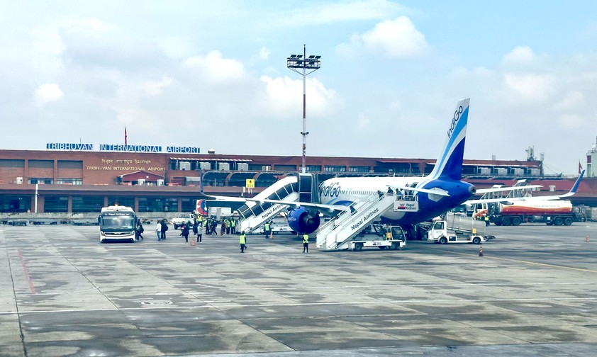 Flughafen Kathmandu: Nichts geht mehr.