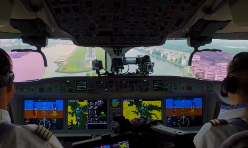 Wie Piloten die Landung in London City erleben