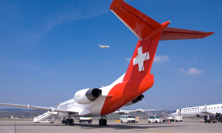 Fokker 100 von Helvetic: Probleme auf Flügen nach Bukarest.