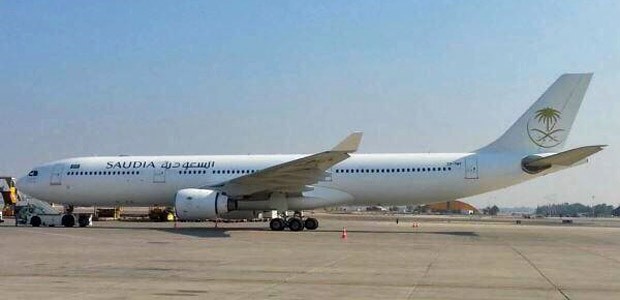 Der Saudia-A330 in Tel Aviv: Der Flieger dürfte eigentlich gar nicht dort sein.
