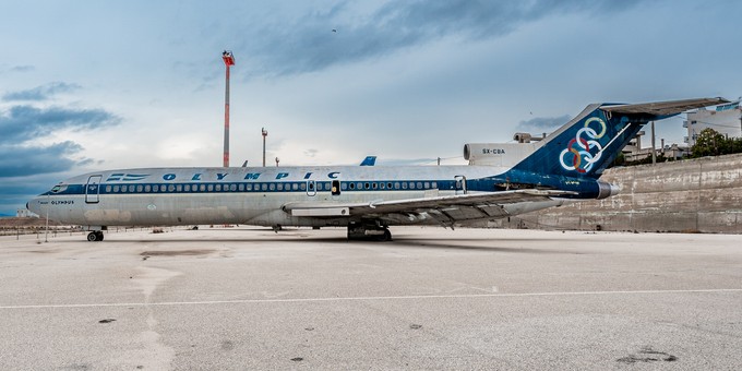 ... stand zuvor mehr als 20 Jahre am Flughafen Ellinikon, auch nach dessen Schließung.