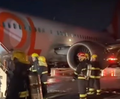 Flugzeug nach der Kollision: An Bord wurde niemand verletzt.