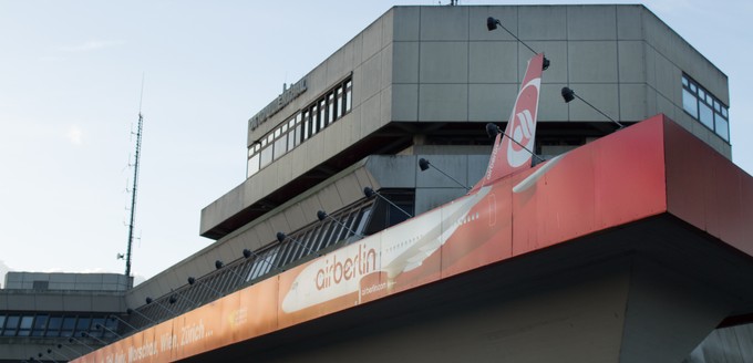 … denn auch Air Berlin warb hier mit den Reisezielen. Lediglich die Boeing 737 verschwand.