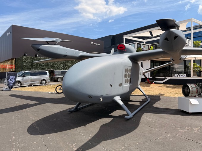 Auch Beta Technologies zeigt mit der Alia MV250 ein unbemanntes autonomes Fluggerät für militärische Einsätze.