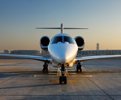 Cessna Citation am Flughafen Dubai: Viele versuchen mit Businessjets die Region zu verlassen.