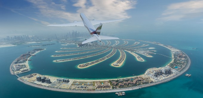 Emirates <a href="https://www.aerotelegraph.com/emirates-ordert-weitere-boeing-777x-stellt-bei-787-um">bestellt 90 weitere Boeing 777X</a> - 55 Boeing 777-9 und 35 Boeing 777-8. Zudem ändert die Airline aus Dubai ...