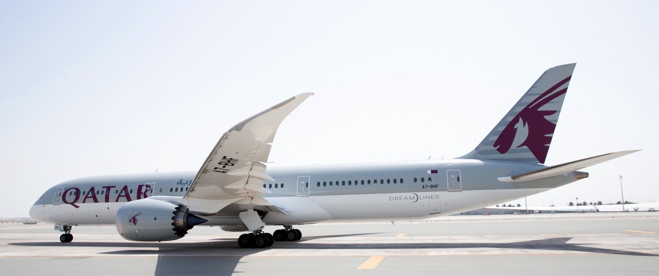 Eine Boeing 787 von Qatar Airways: Etliche Flugzeuge der Airline wurden umgeleitet.