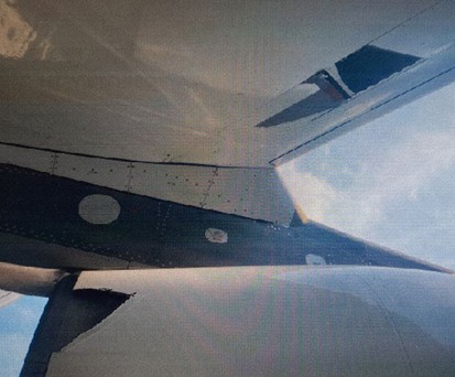 Schaden an der Tragfläche: Der Flug war trotzdem ohne Probleme verlaufen.