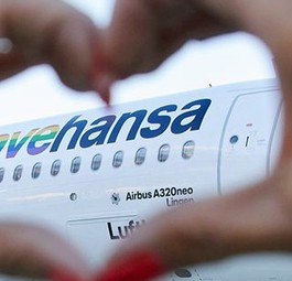 Steht für Akzeptanz, die D-AINY von Lufthansa.