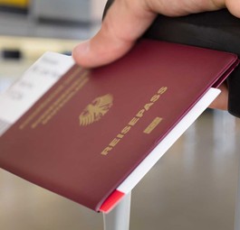 Reisepass der Bundesrepublik Deutschland: Die EU-Kommission plant eine digitale Version.