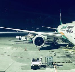 Wir reisten an Bord einer Boeing 787-9 von Eva Air. Fast 14 Stunden dauerte der Flug von Taipeh nach München.