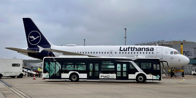 <strong>Münster/Osnabrück</strong>

1. Lufthansa: 325.000
2. Ryanair: 324.000
3. Sun Express: 235.000