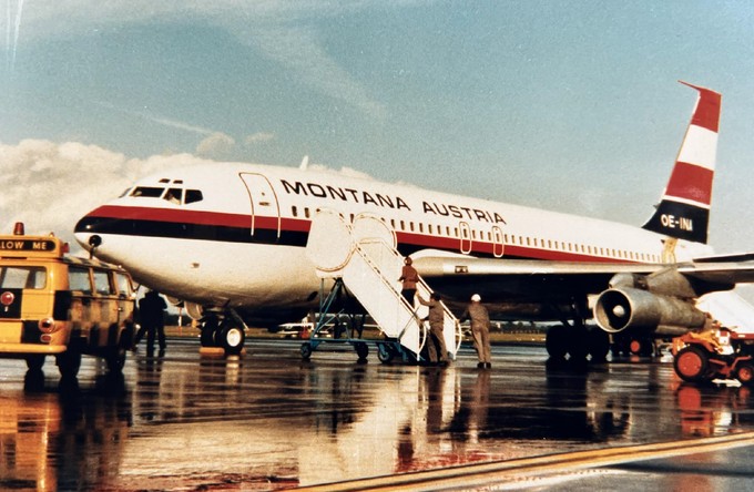 Insgesamt setzte Montana Austria drei Boeing 707 auf eigenen Langstrecken ein, flog aber auch im Auftrag anderer Fluggesellschaften.