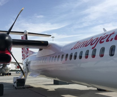 Eine Dash 8-400 der kenianischen Jambojet: Afrika und Asien wichtig für den Flieger.