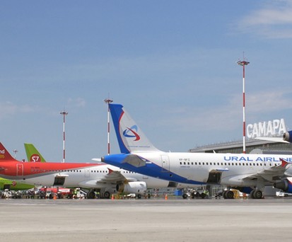 Flugzeuge auf dem Vorfeld des Flughafen in Samara: Die russische Staatsanwaltschaft kritisiert die Sicherheitskultur innerhalb des gesamten Landes.
